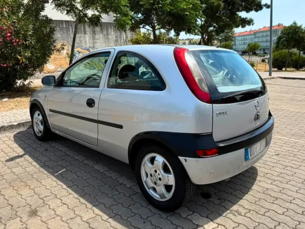 Opel Corsa 1.0 12V Confort 6
