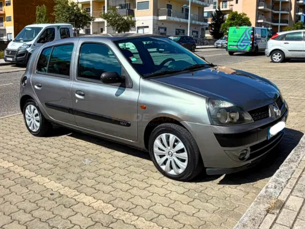Renault Clio 1.2 16V Confort 3