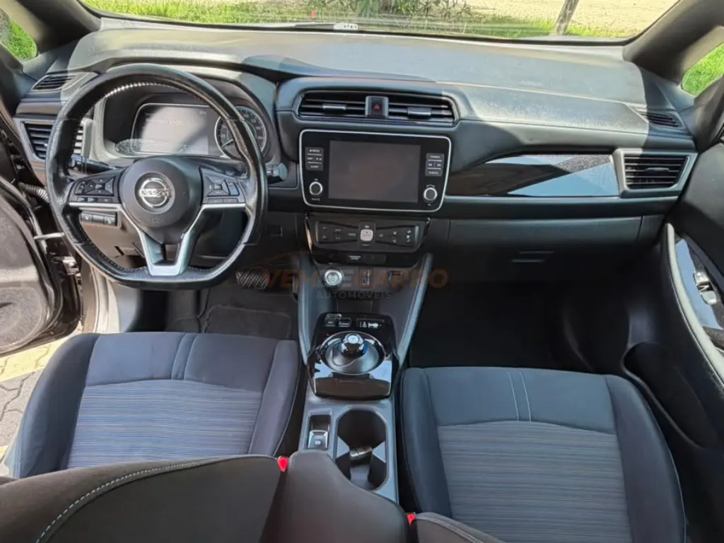Nissan Leaf N-Connecta 13