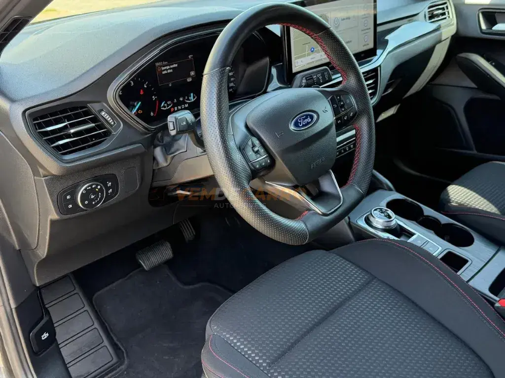 Ford Focus SW 1.5 Ecoblue ST Line 11