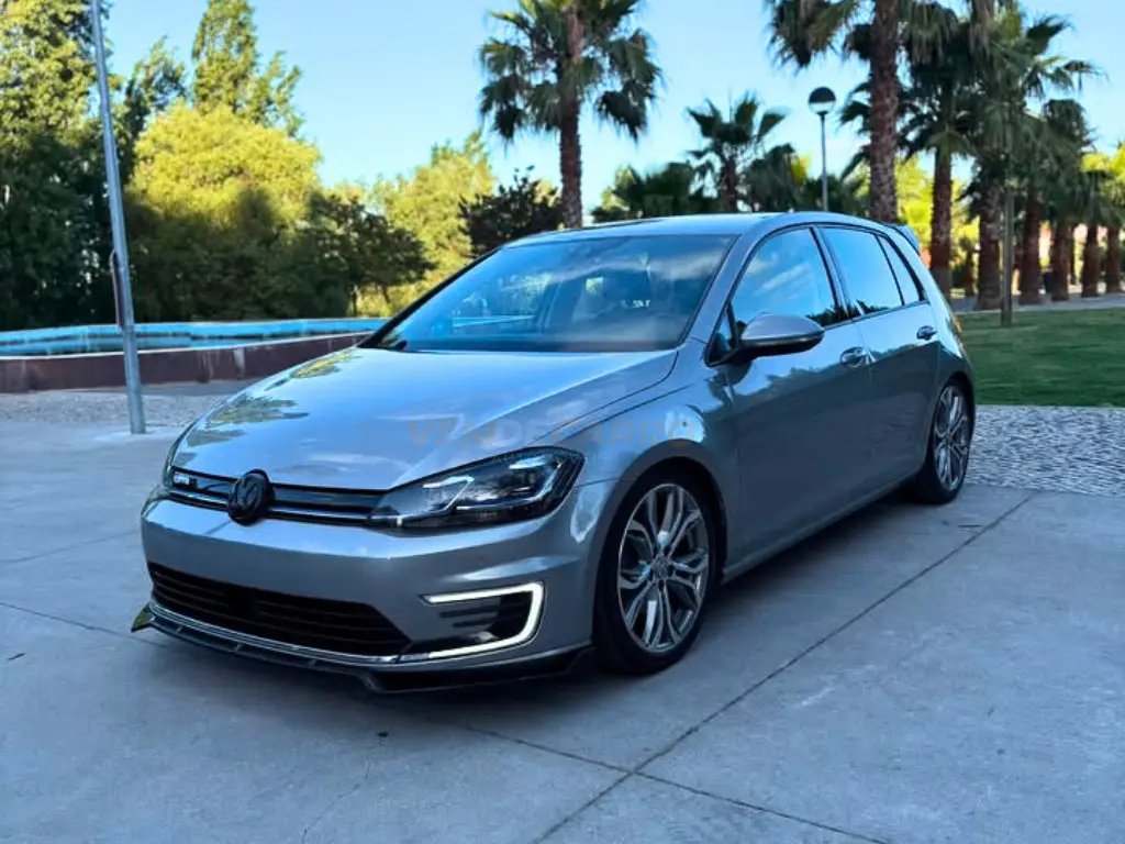 Volkswagen e-Golf AC/DC 1