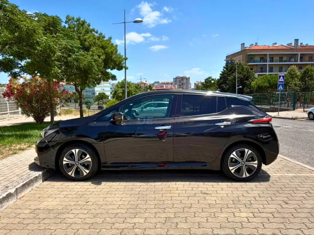 Nissan Leaf N-Connecta 5