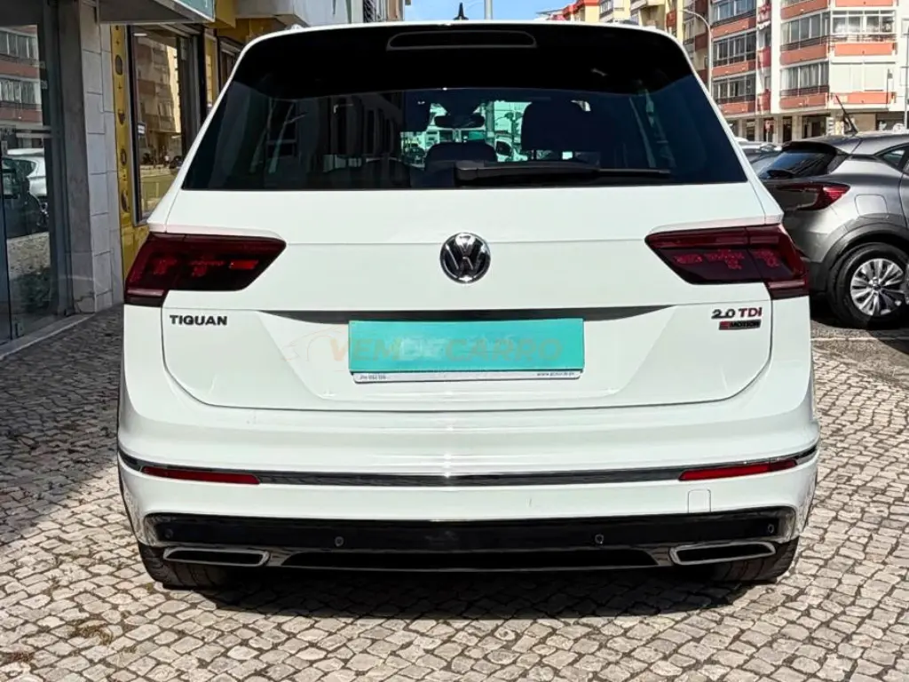 Volkswagen Tiguan 2.0 TDI R-Line DSG 4Motion 6