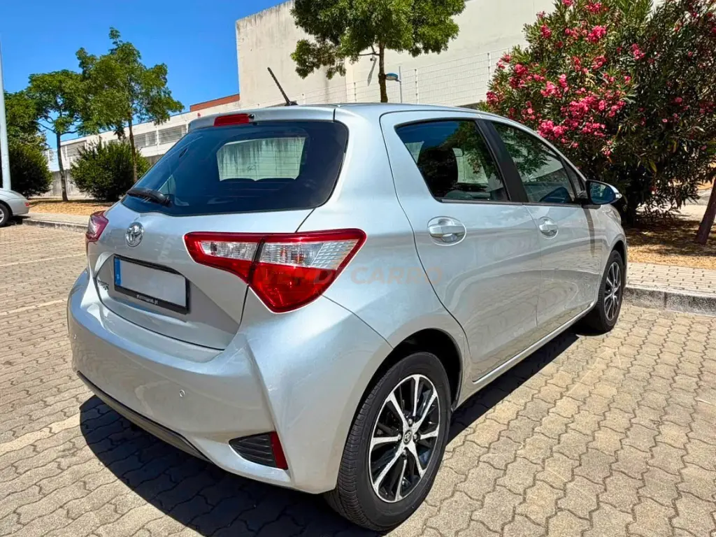 Toyota Yaris 1.0 VVT-i Comfort 9