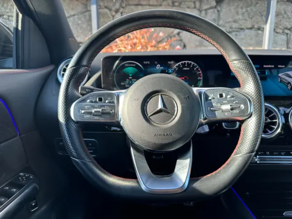 Mercedes-Benz GLA 250 e 8G-DCT AMG Line 18