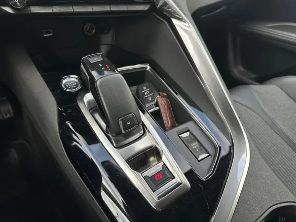 Peugeot 5008 1.5 BlueHDi Allure EAT8 28