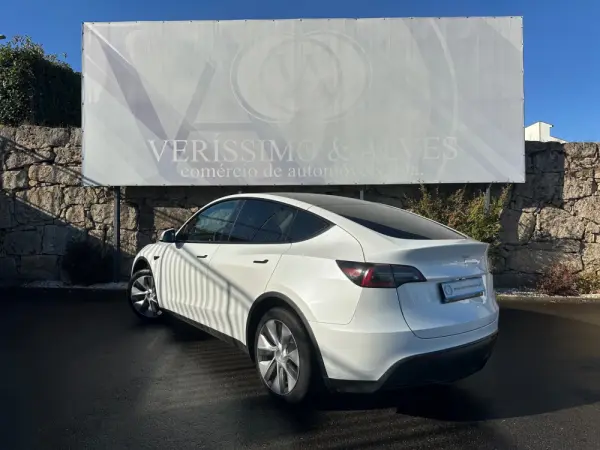 Tesla Model Y RWD 2