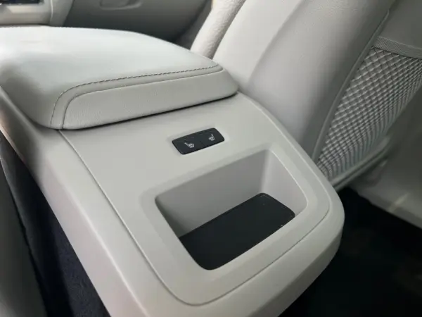 Volvo XC 60 2.0 T6 PHEV R-Design AWD 33