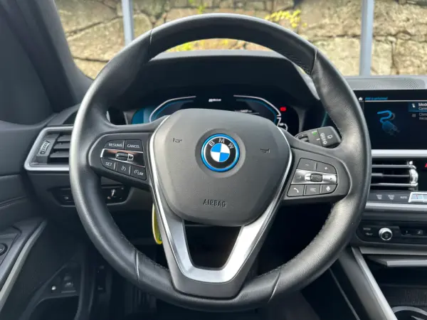 BMW 320 Corporate Edition Auto 17