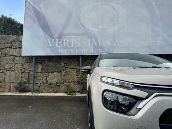 Citroen C3 1.2 PureTech Shine 9