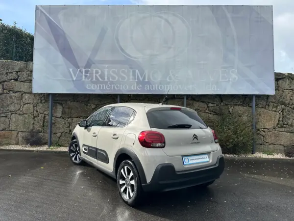 Citroen C3 1.2 PureTech Shine 10
