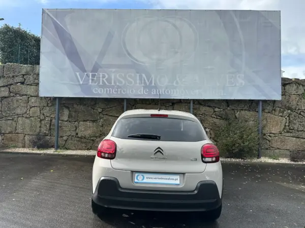 Citroen C3 1.2 PureTech Shine 12