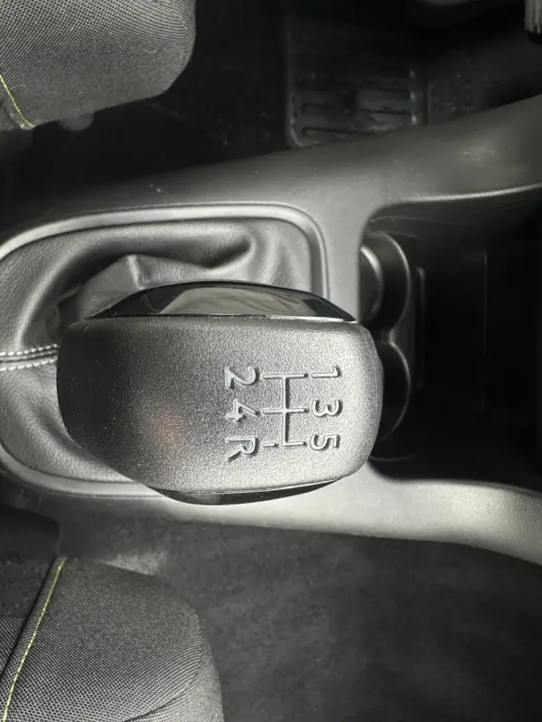 Citroen C3 1.2 PureTech Shine 22