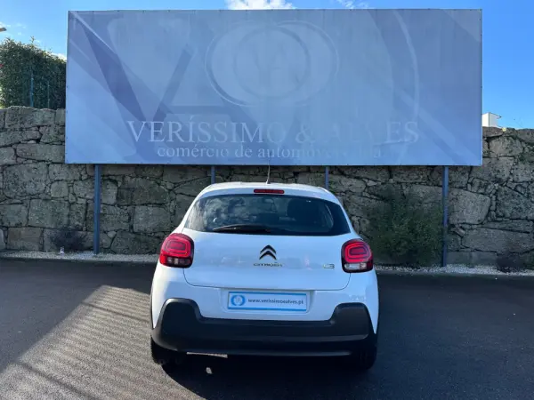 Citroen C3 1.2 PureTech Shine 9