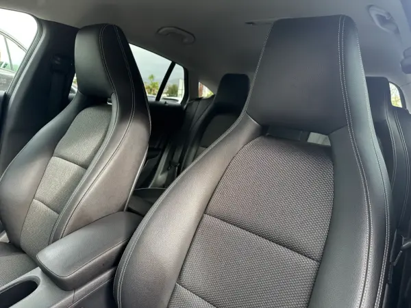 Mercedes-Benz CLA 180 d Urban 27
