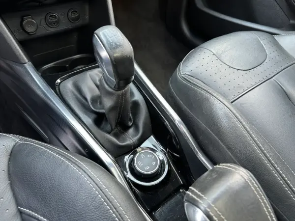 Peugeot 2008 1.6 e-HDi Allure 23
