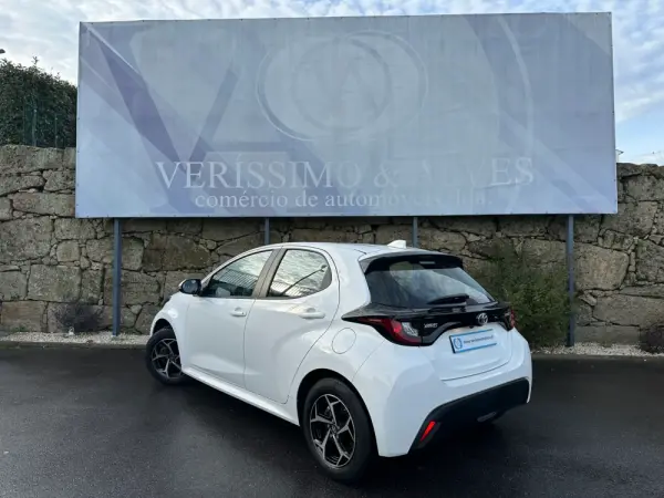 Toyota Yaris 1.5 HDF Comfort Plus 2