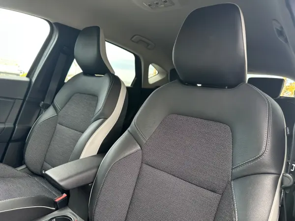 Renault Captur 1.6 E-Tech Plug-In Intens 26