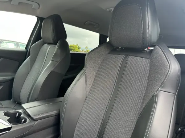 Peugeot 5008 1.5 BlueHDi Allure EAT8 26