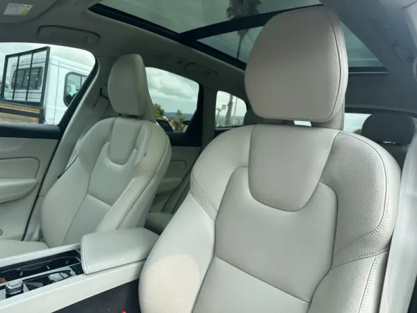 Volvo XC 60 2.0 T6 PHEV R-Design AWD 25