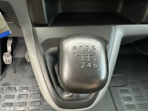 Opel Vivaro 2.0 CDTi L3H1 21