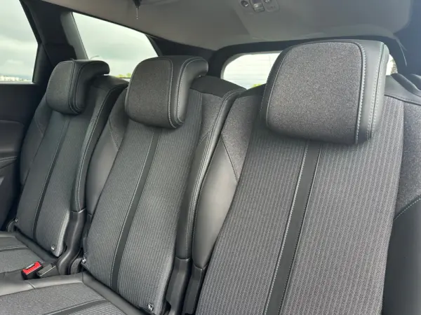 Peugeot 5008 1.5 BlueHDi Allure EAT8 29