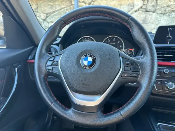 BMW 318 d Line Sport 15