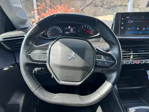 Peugeot 208 1.2 PureTech Active 17