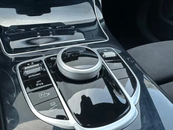 Mercedes-Benz C 300 de AMG Line 22