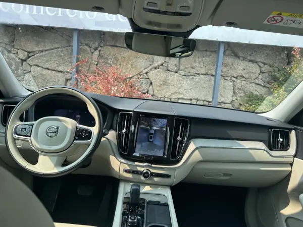 Volvo XC 60 2.0 T6 PHEV R-Design AWD 19