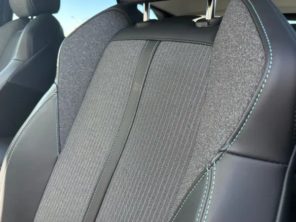 Peugeot 3008 1.6 Hybrid4 Allure e-EAT8 30