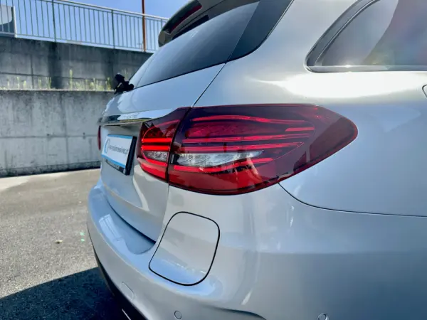 Mercedes-Benz C 300 de AMG Line 17