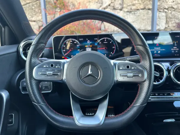 Mercedes-Benz A 180 Limousine d AMG Line Aut. 16