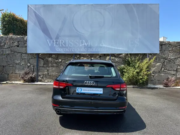 Audi A4 Avant 2.0 TDI S-line 13