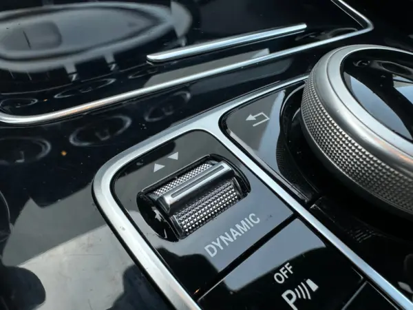 Mercedes-Benz C 300 de AMG Line 31