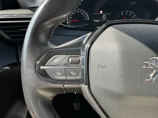 Peugeot 208 1.2 PureTech Active 21
