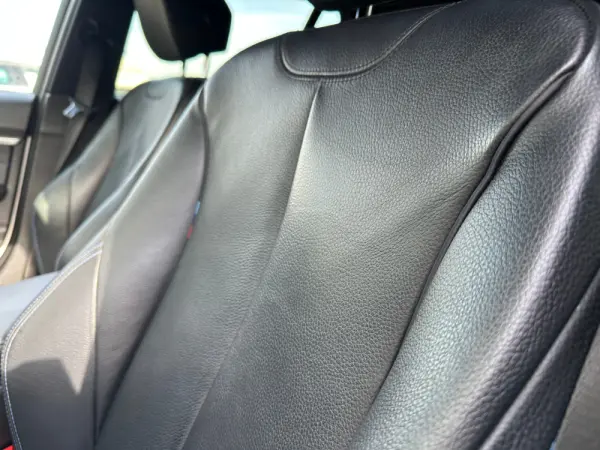BMW 318 d Pack M Auto 26