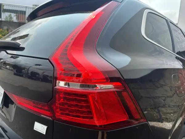 Volvo XC 60 2.0 T6 PHEV R-Design AWD 6