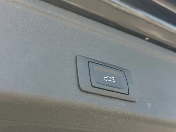 Audi A4 Avant 2.0 TDI S-line 32