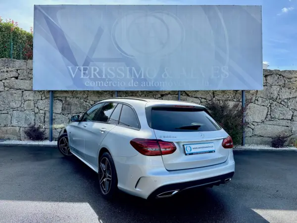 Mercedes-Benz C 300 de AMG Line 12