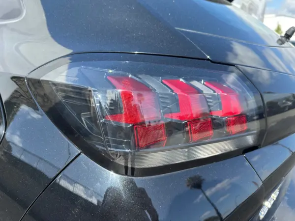 Peugeot 208 1.2 PureTech Active 5