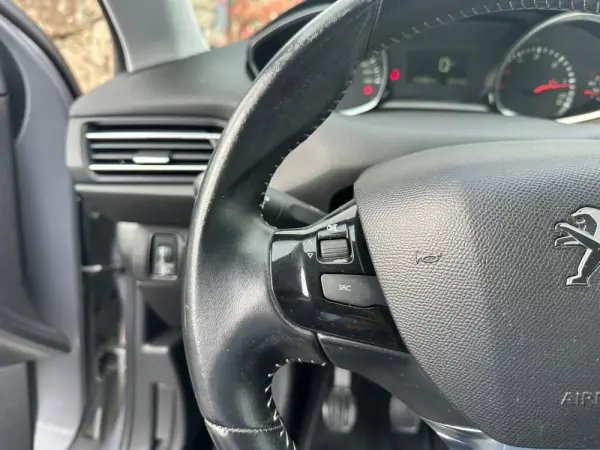 Peugeot 308 SW 1.5 BlueHDi Style 18