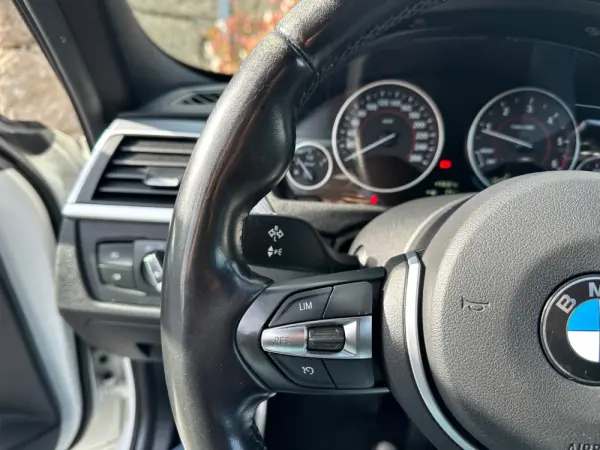 BMW 318 d Pack M Auto 18