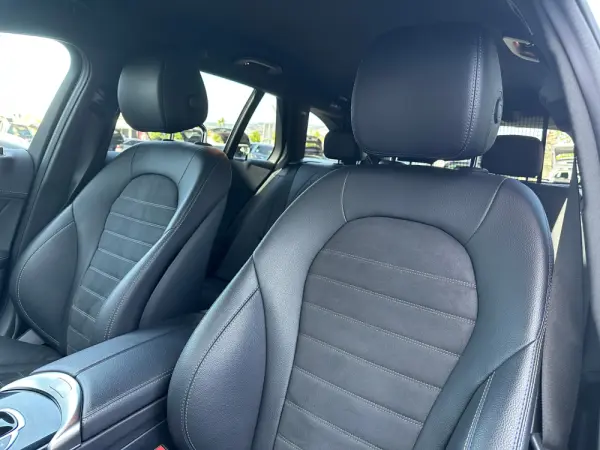Mercedes-Benz C 300 de AMG Line 32