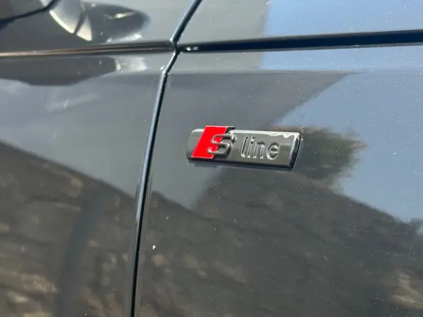 Audi A4 Avant 2.0 TDI S-line 5