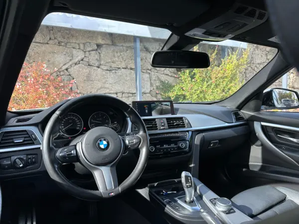 BMW 318 d Pack M Auto 3