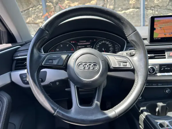 Audi A4 Avant 2.0 TDI S-line 16