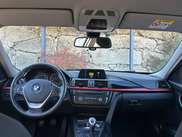 BMW 318 d Line Sport 14