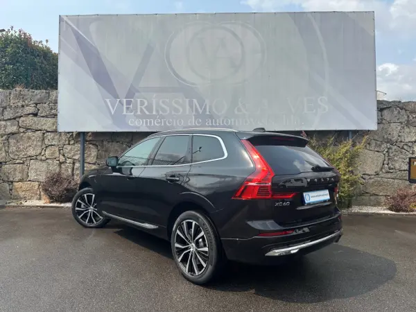 Volvo XC 60 2.0 T6 PHEV R-Design AWD 12