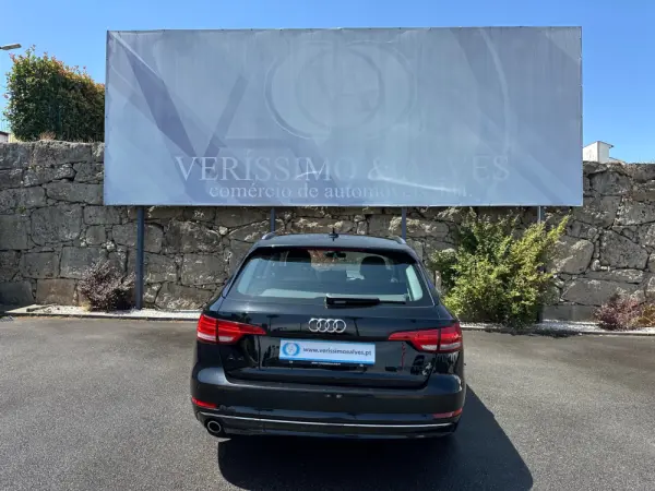 Audi A4 Avant 2.0 TDI S-line 12